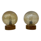 Ensemble de 2 lampes de table en verre et bois, années 1980