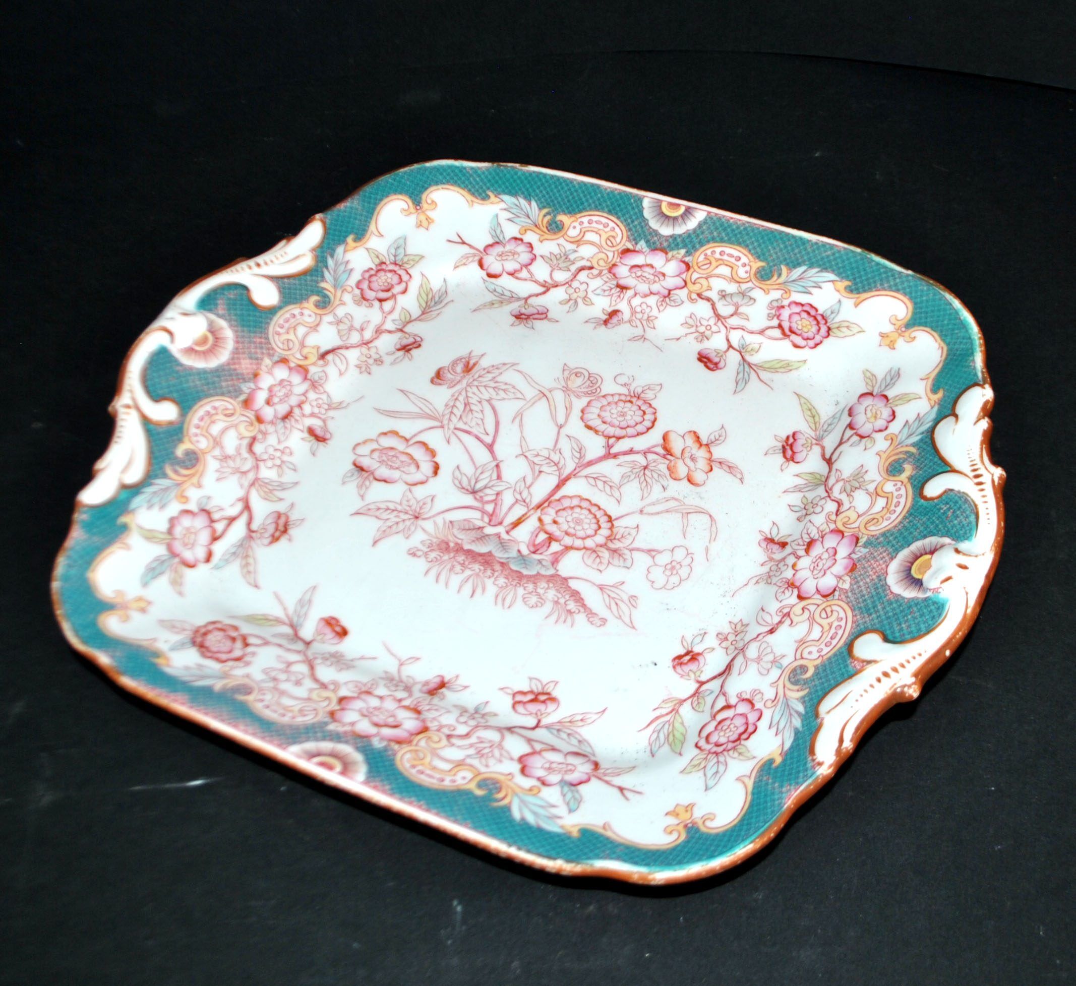 Square porcelain plate Sarreguemines model Minton 215 with Japonese decoration.