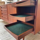 Teak row Johannes Andersen Samcom