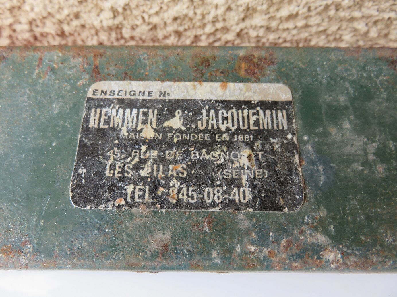 Teaches light sanders 60-70 years