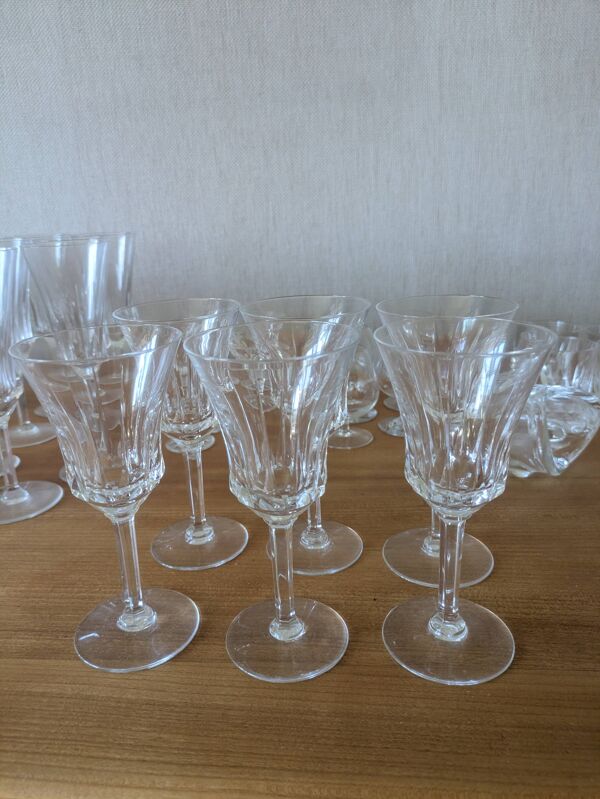 Large 19-Piece Vintage Val Saint Lambert Crystal Glassware Set