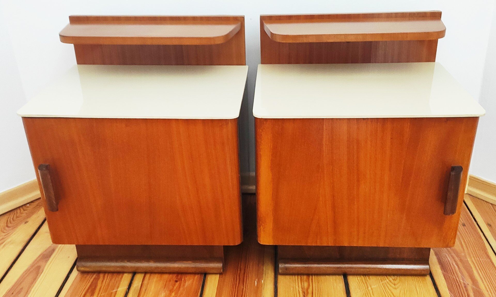 Paire de tables de nuit de J. Halabala pour UP Závody, Tchécoslovaquie, années 1950