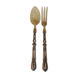 Pair of silver cutlery