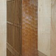 Buffet vitrine vintage Robert Mouseman Thompson en chêne avec étagères et éclairage