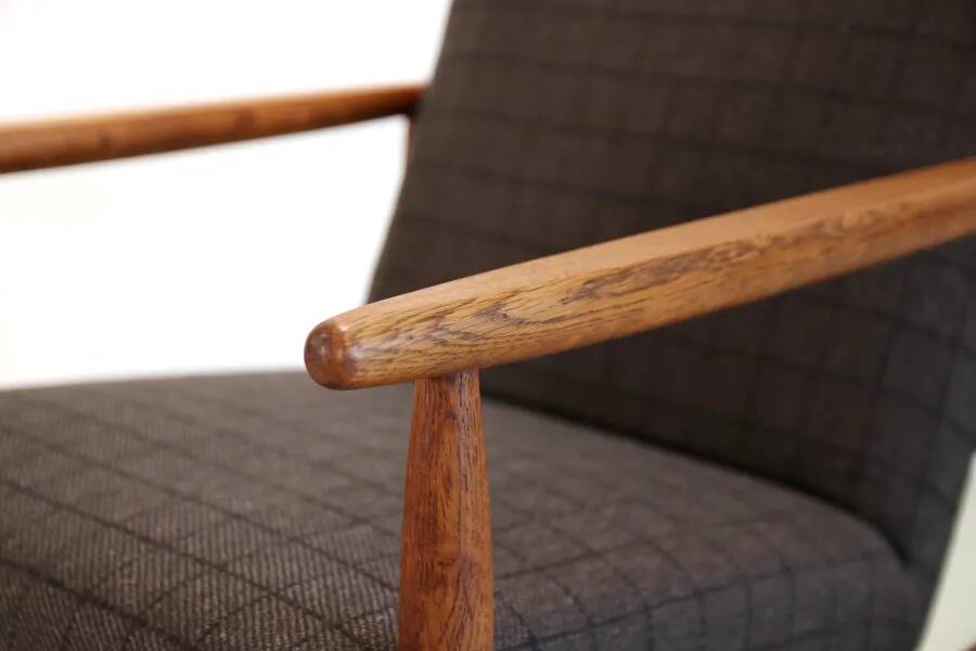 Fauteuil en chêne par Ejvind Johansson pour FDB Mobler, la chaise J65.