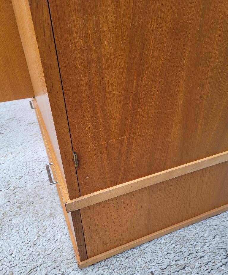 Modular dressing room 1950 in 3 parts