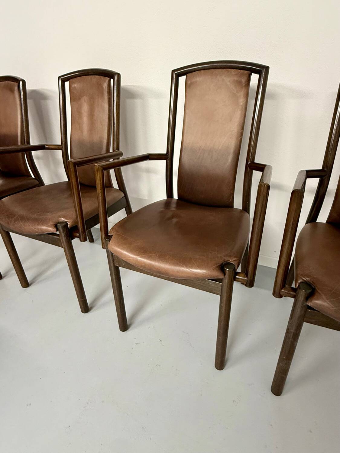 Set of 8 wooden and thick leather armchairs, Girsberger design, 80s
