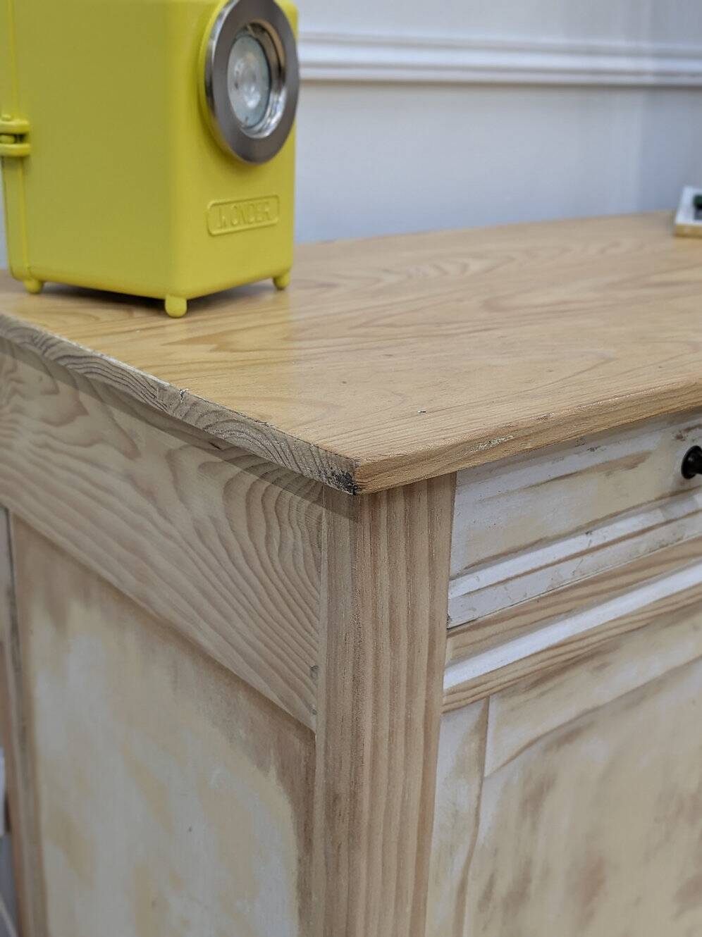 Buffet parisien vintage patiné