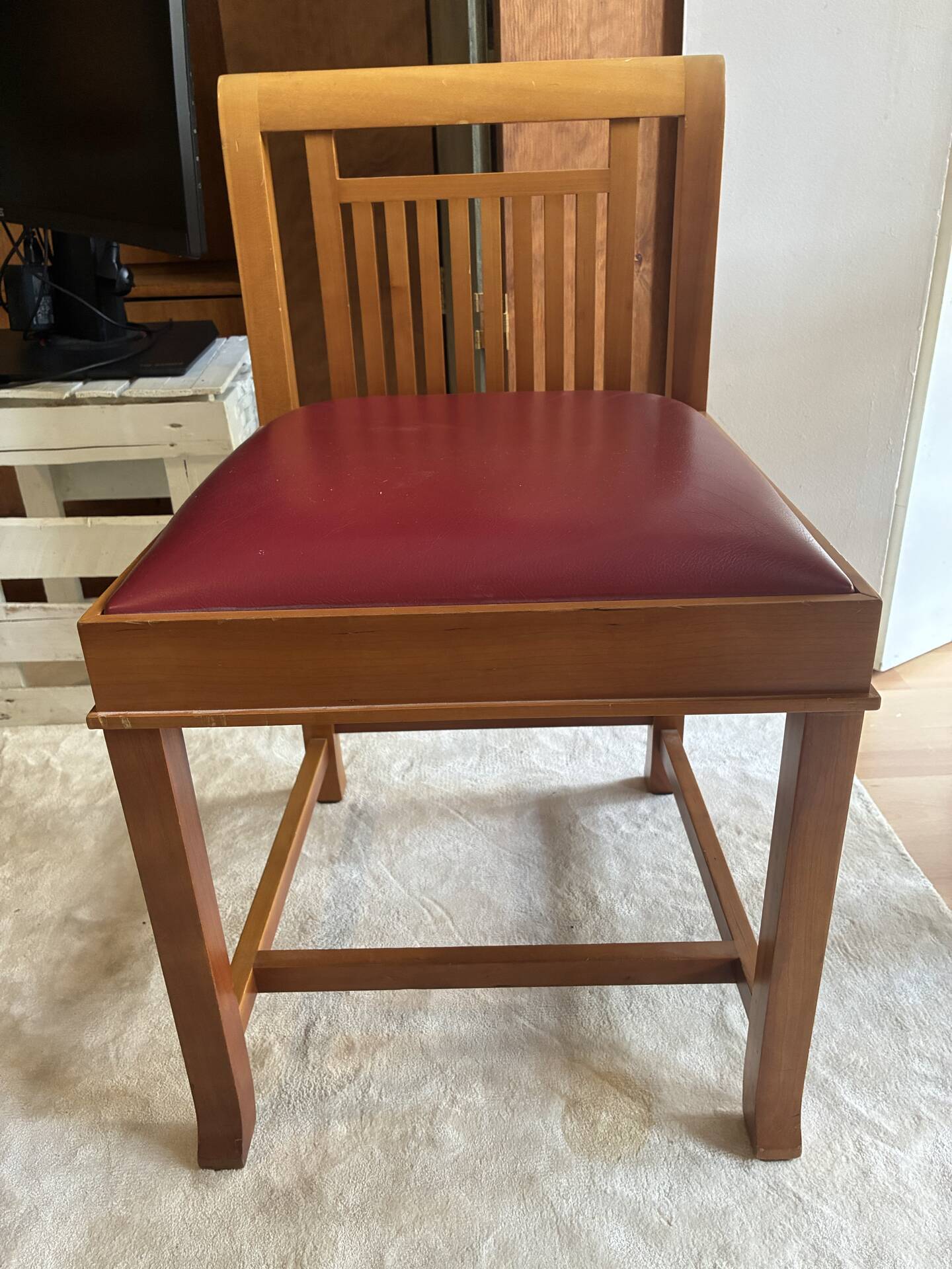 Coonley 609 Frank Lloyd Chair