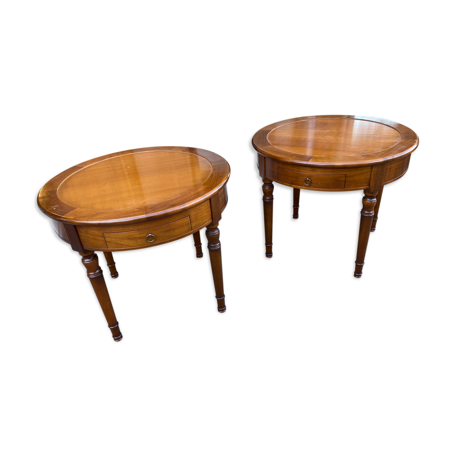 Pair of style pedestals