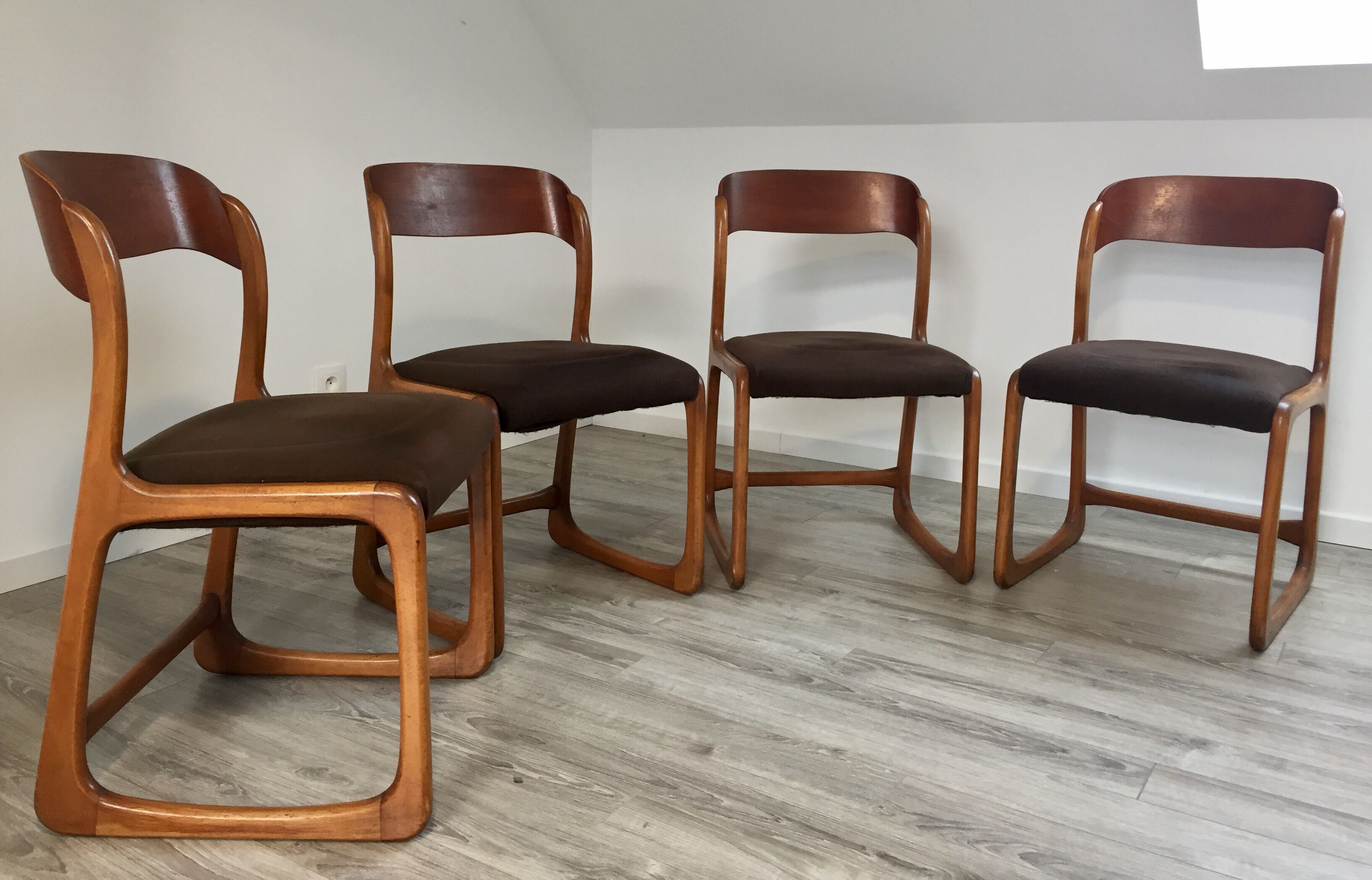 Ensemble de 4 chaises baumann traineau