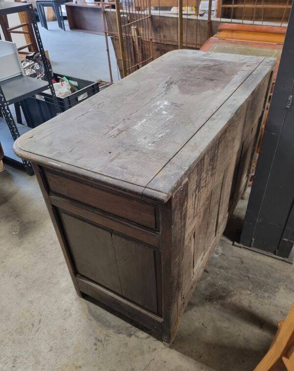 Antique chest of drawers