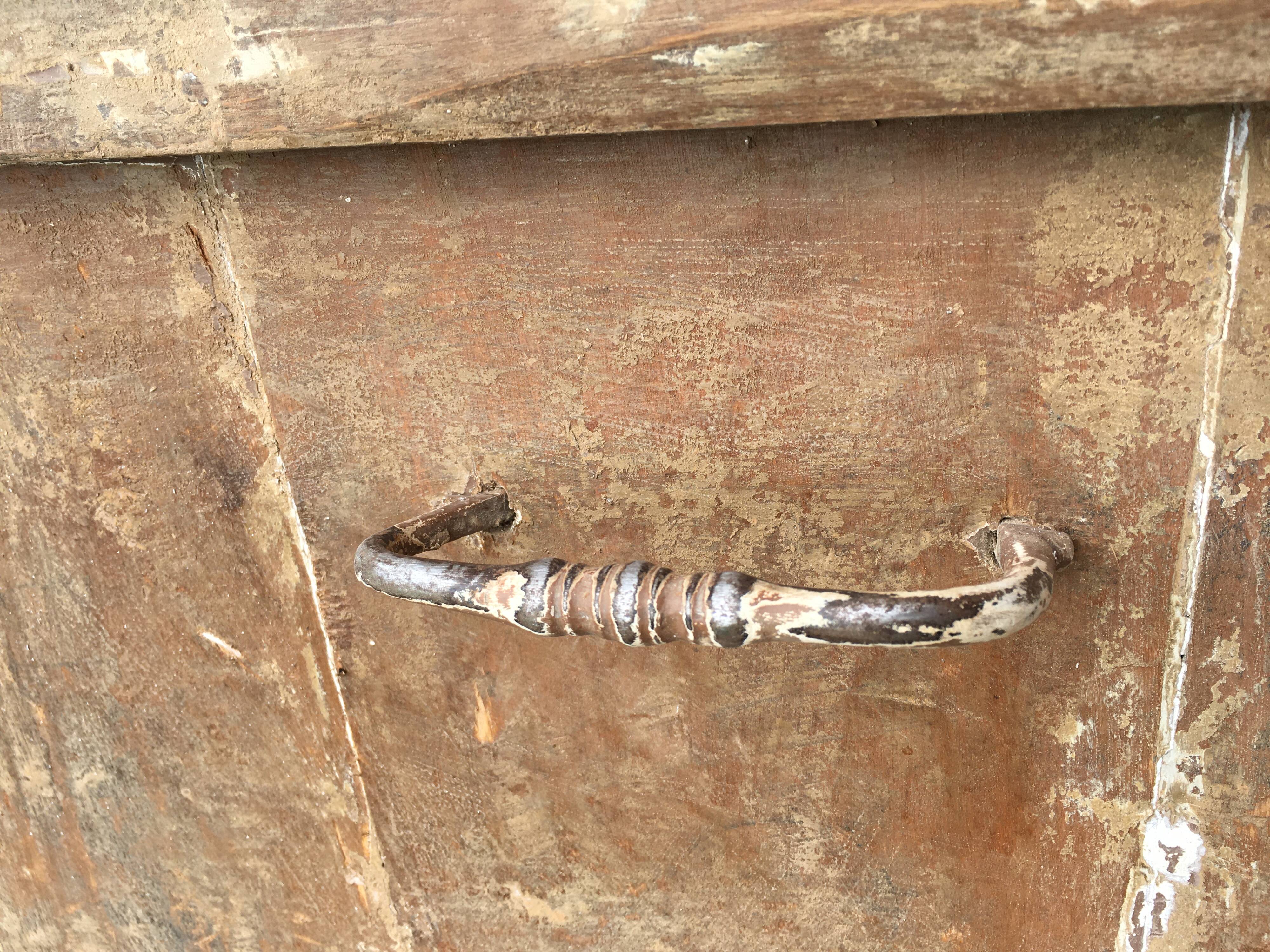 Porte de dépendance de ferme en pin