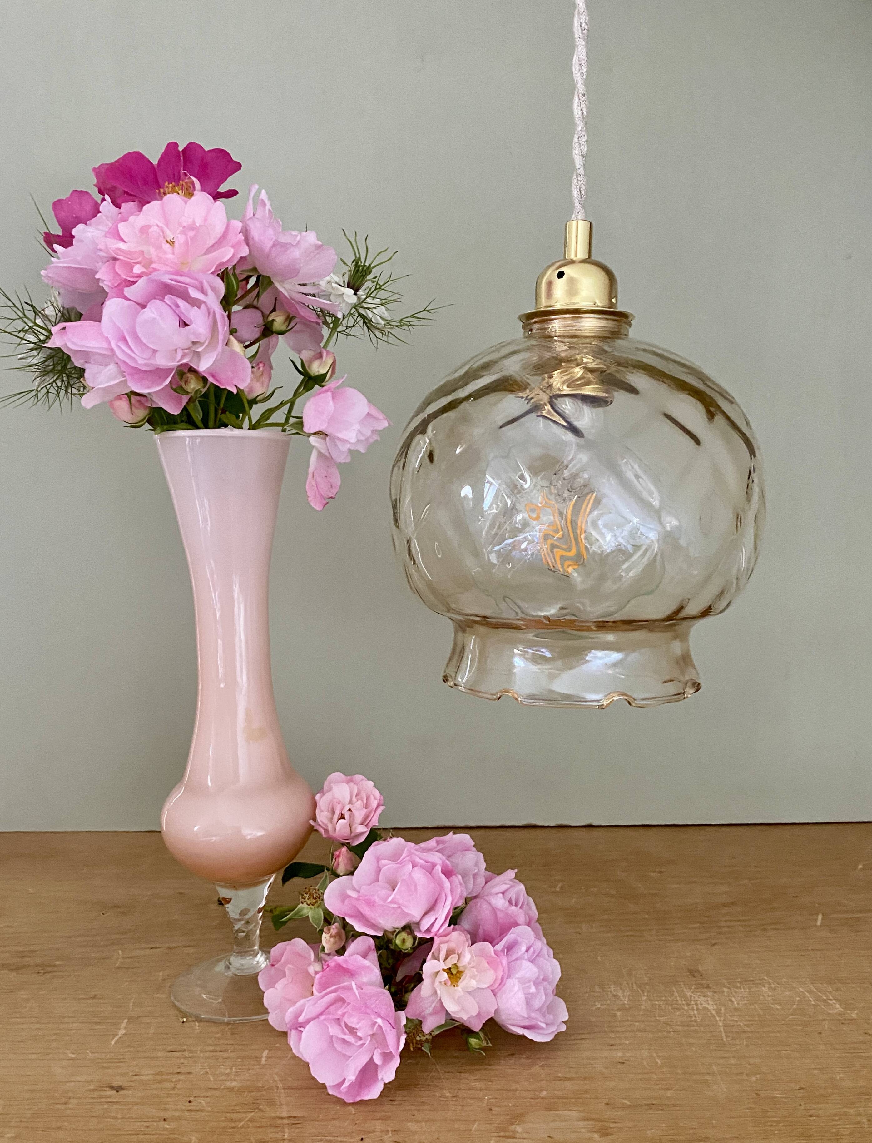 Suspension globe vintage en verre ambré