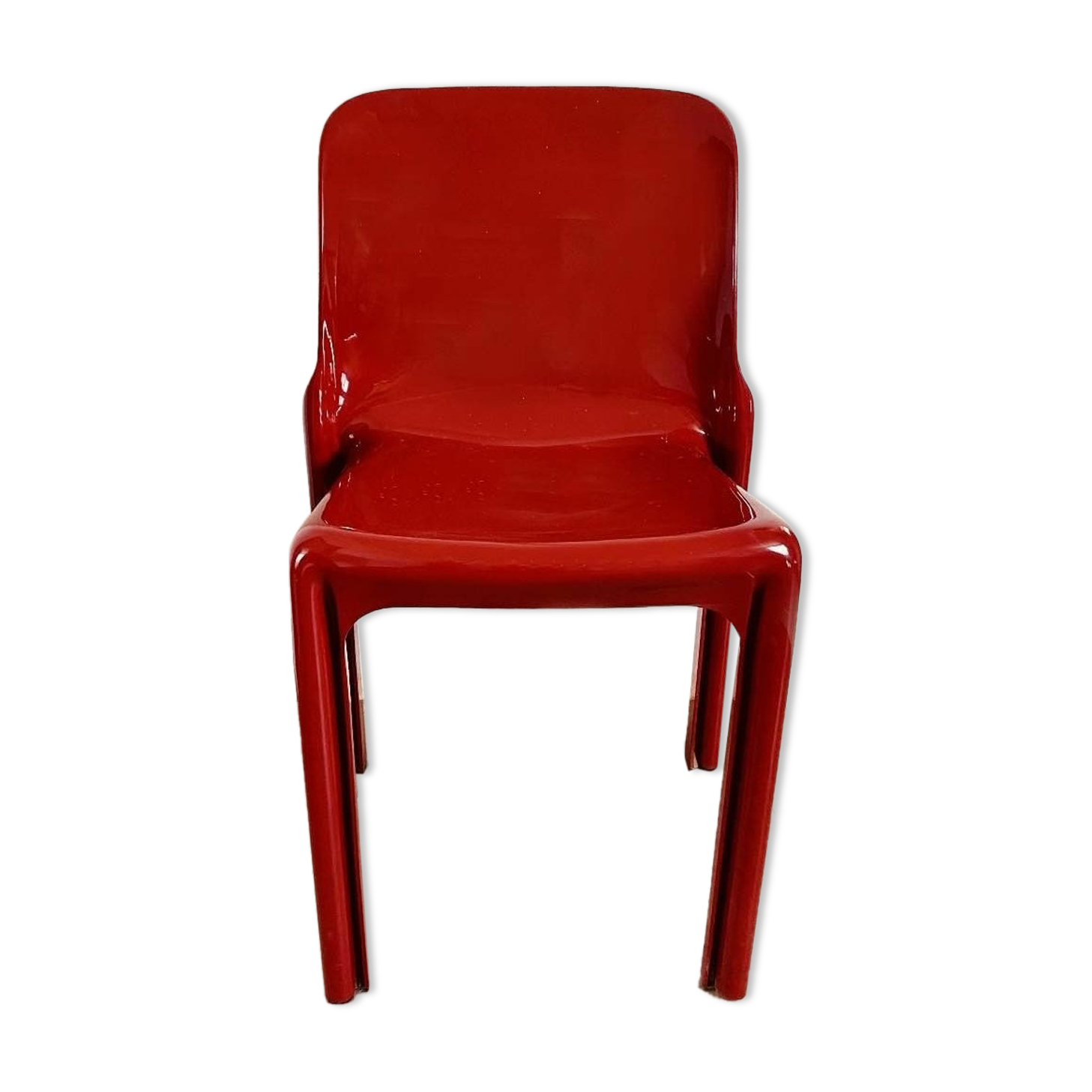 Red chair "selene" by vico magistretti for artemide of the 60s