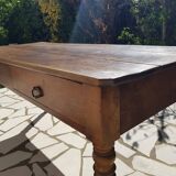 Farm table