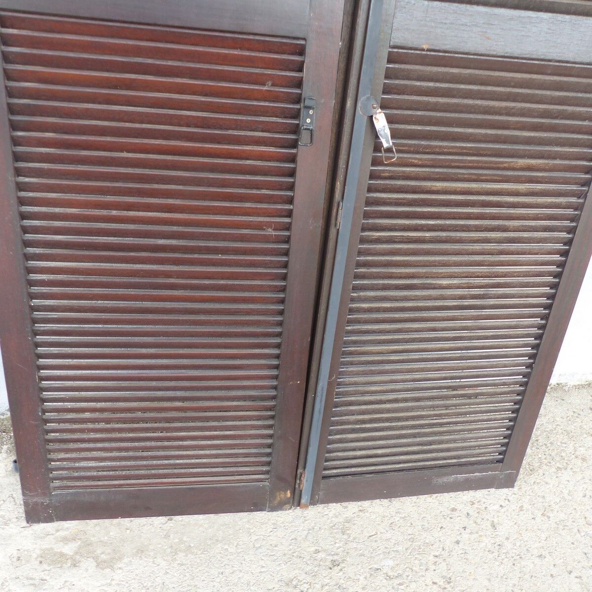 Suite of 4 wooden shutters L 69.5 x H 247 cm