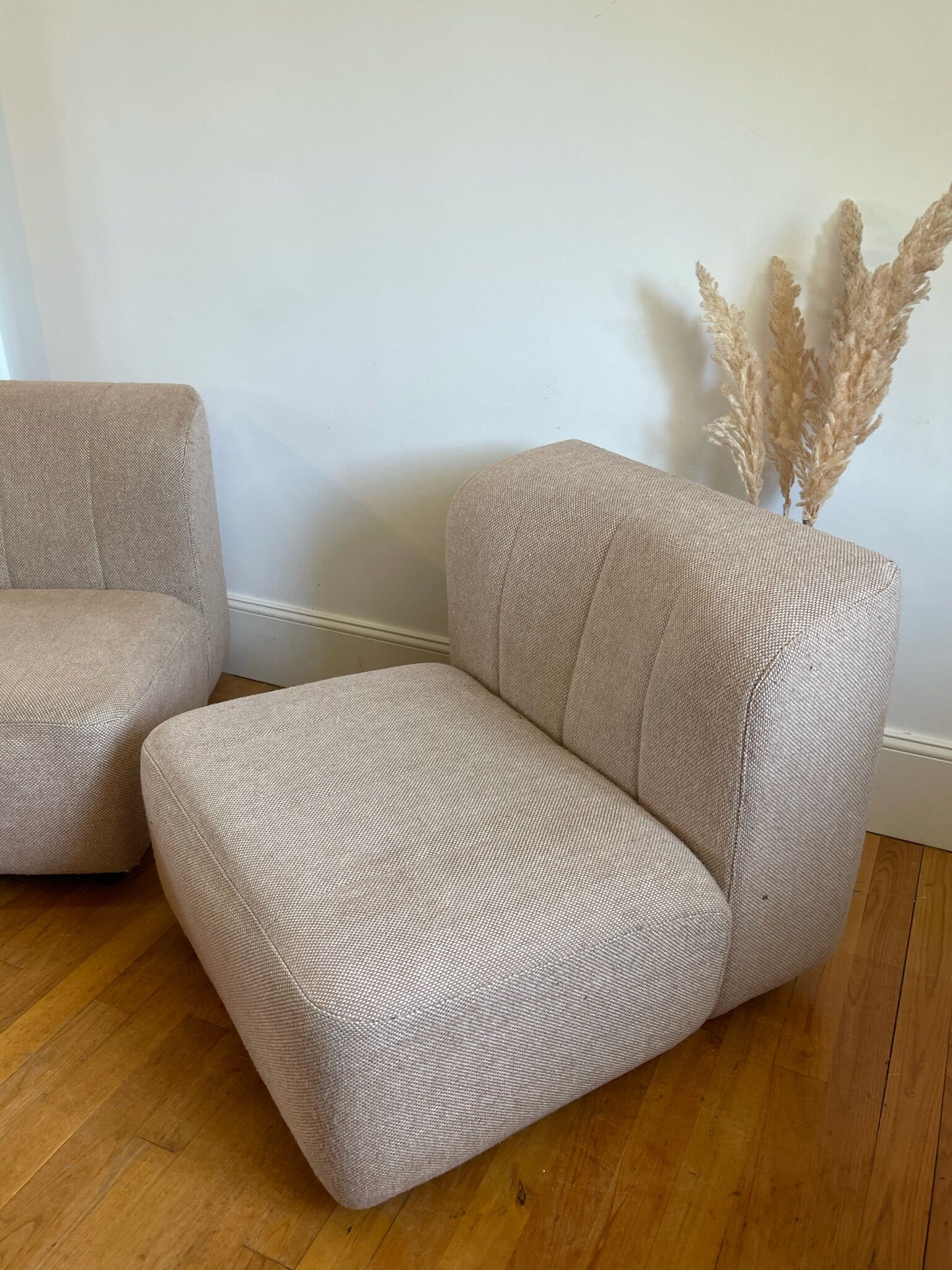 Pair of "Novemila" armchairs by Tito Agnolin Arflex