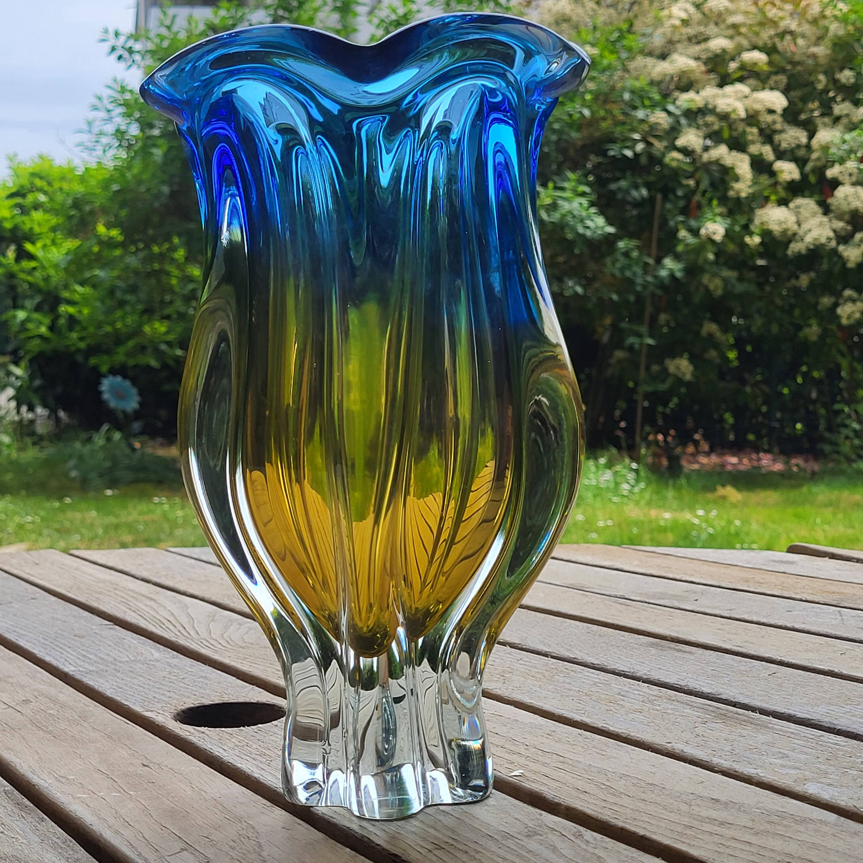 Crystal vase sommerso signed by Josef Hospodka, 1960-70.