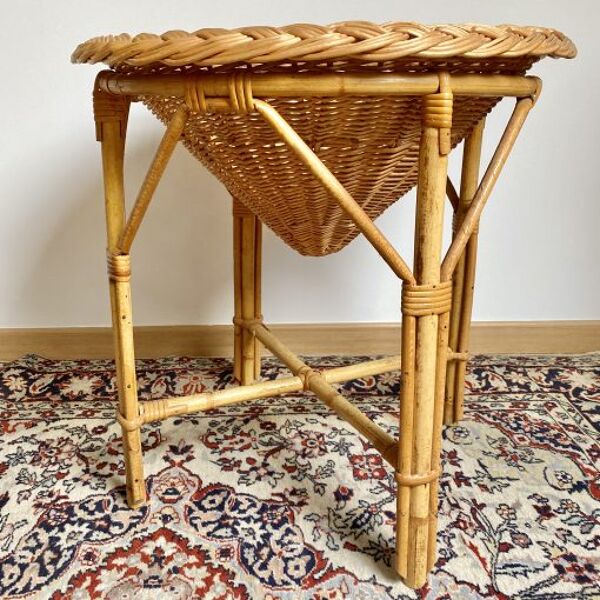 Travailleuse en rotin