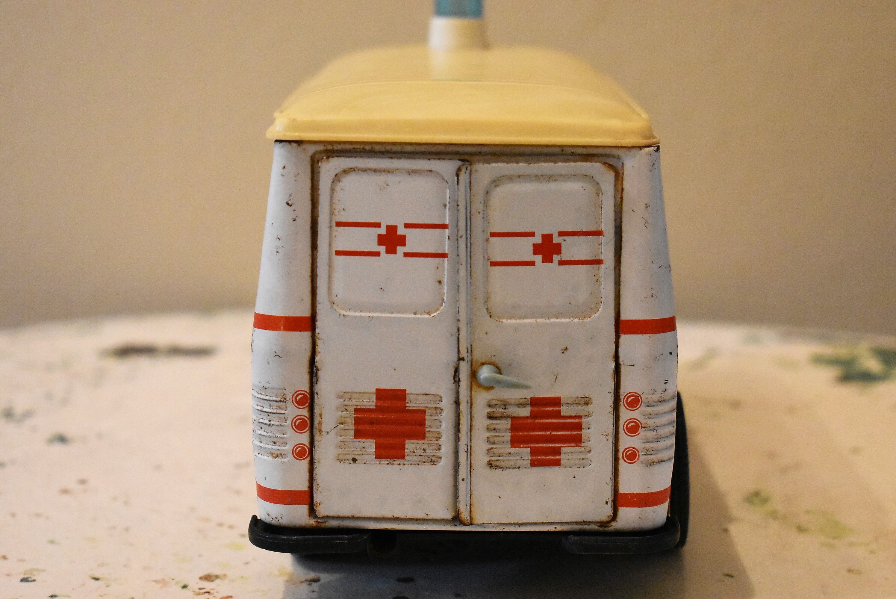 Joustra metal ambulance van