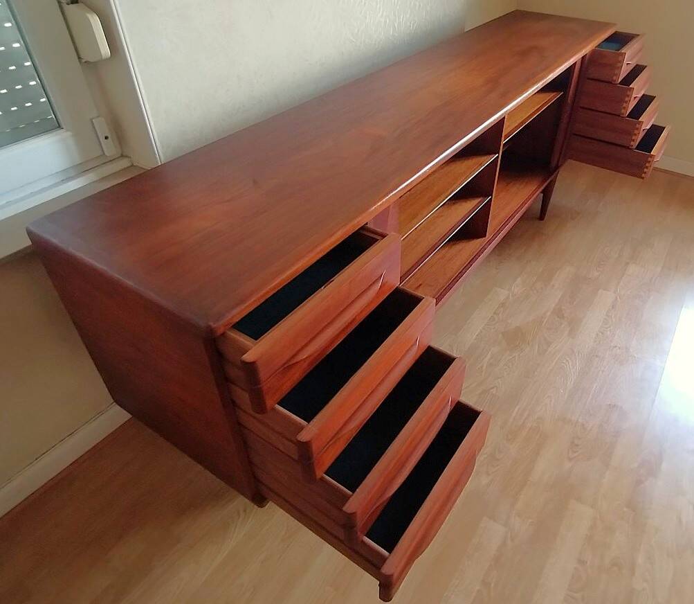 Enfilade U15 by Johannes Andersen