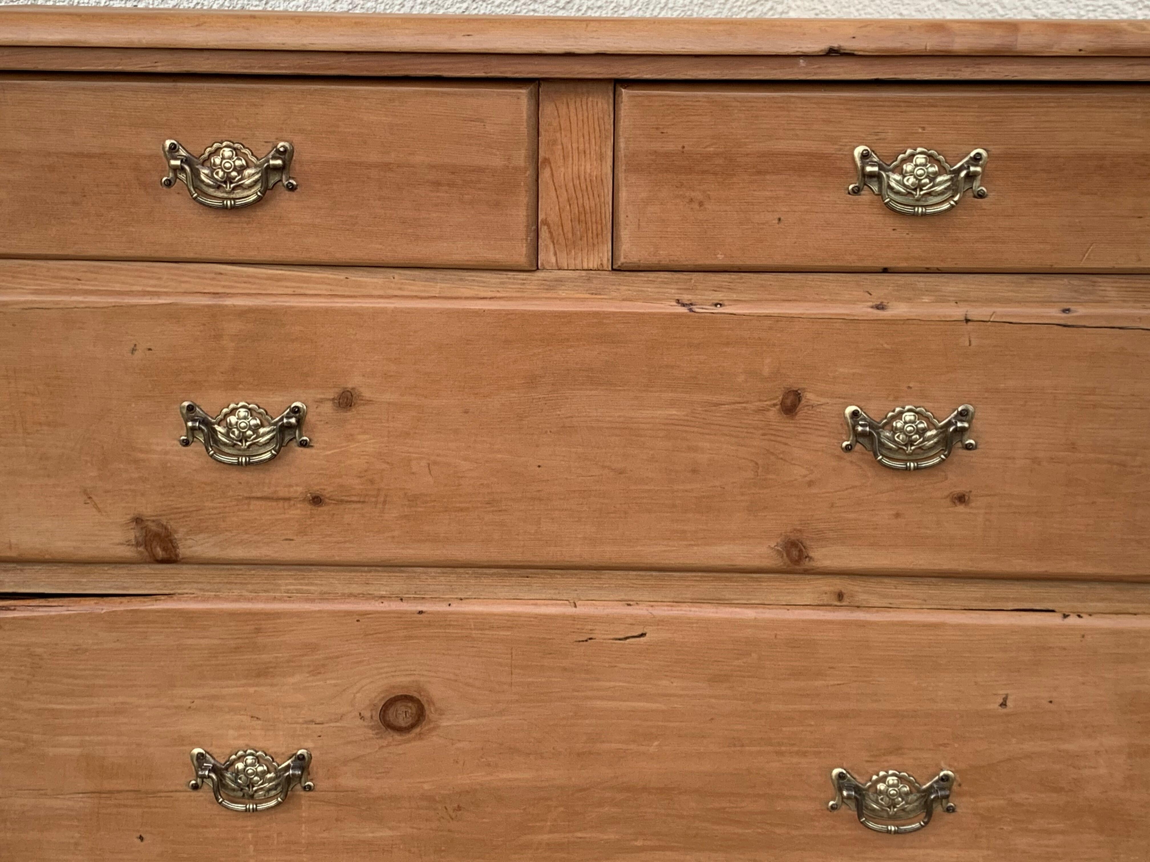 English style chest of drawers 1920 pine and pitchpin