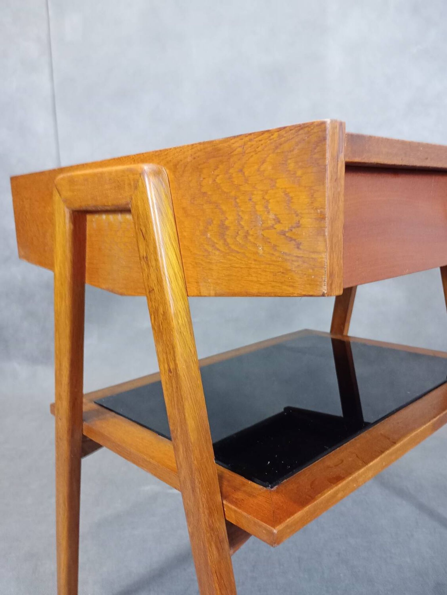 Table TV en chêne Jiràk par Drevotex, Vintage Tchèque 1960