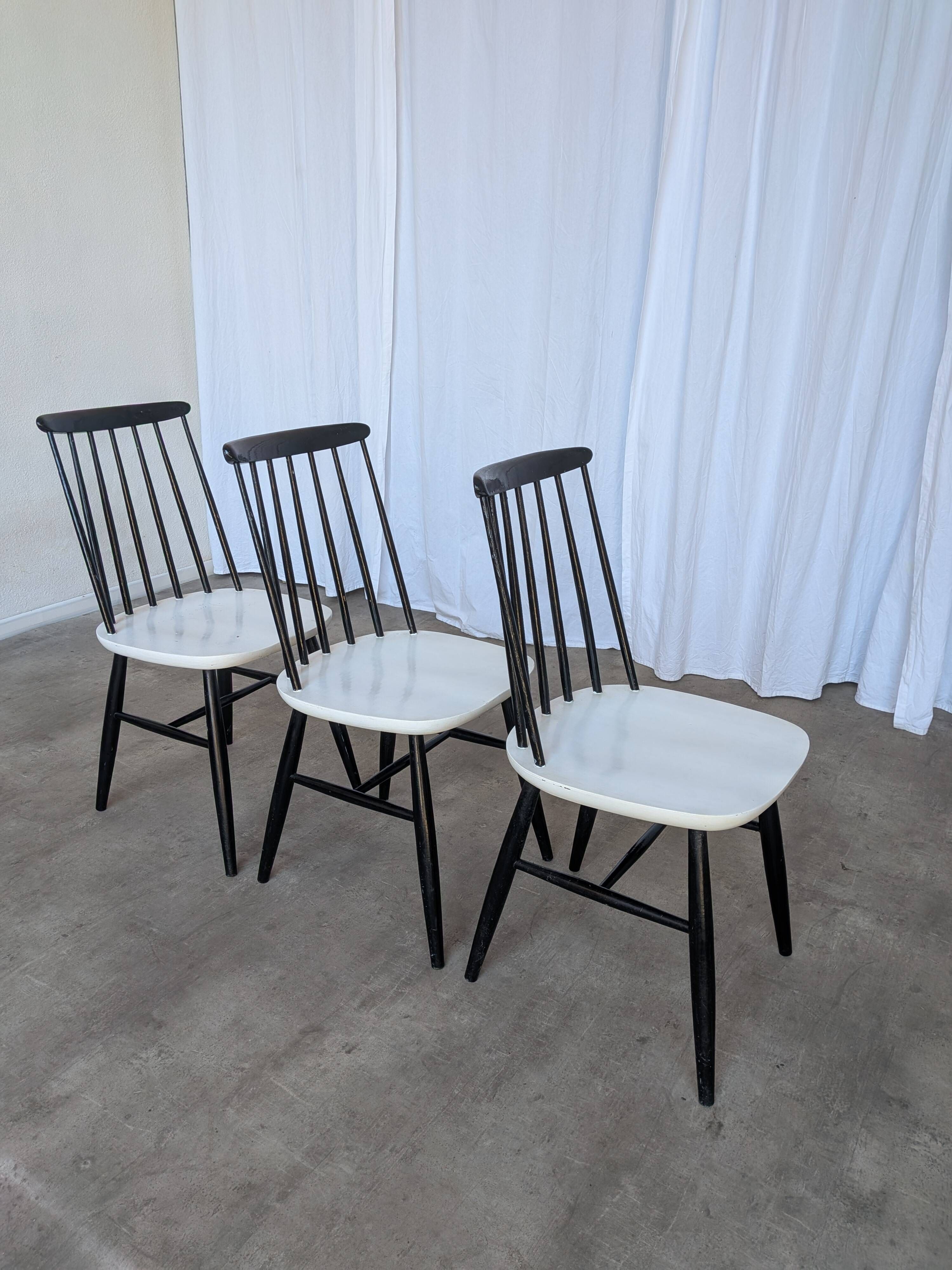 Ensemble de 3 chaises de salle à manger vintage noir et blanc, style Ilmari Tapiovaara, scandinave.