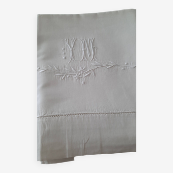 Beautiful mixed race sheet embroidered and monogrammed YM