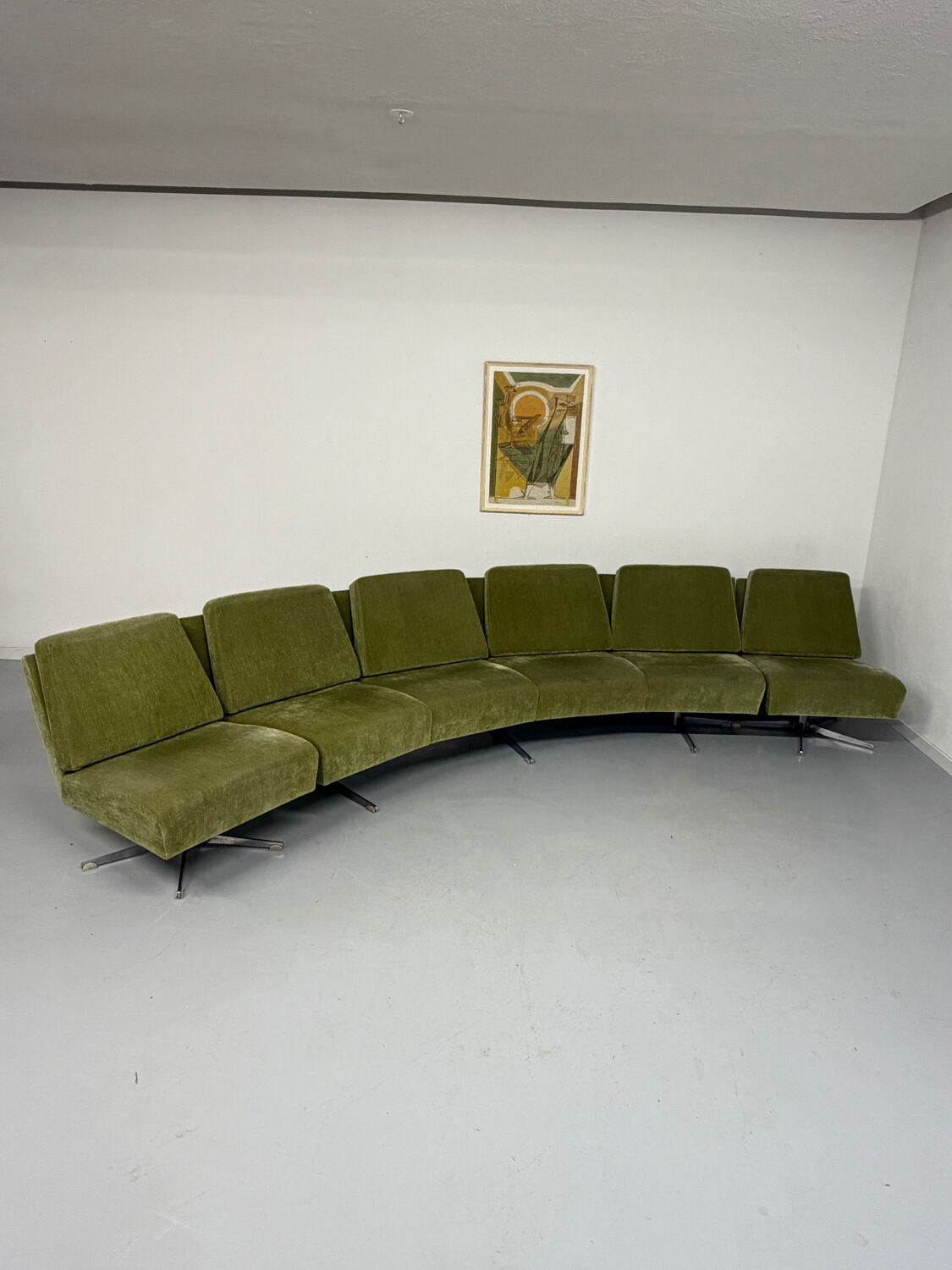 Complete living room with a sofa and 2 Italian design armchairs from the 70s, vintage.