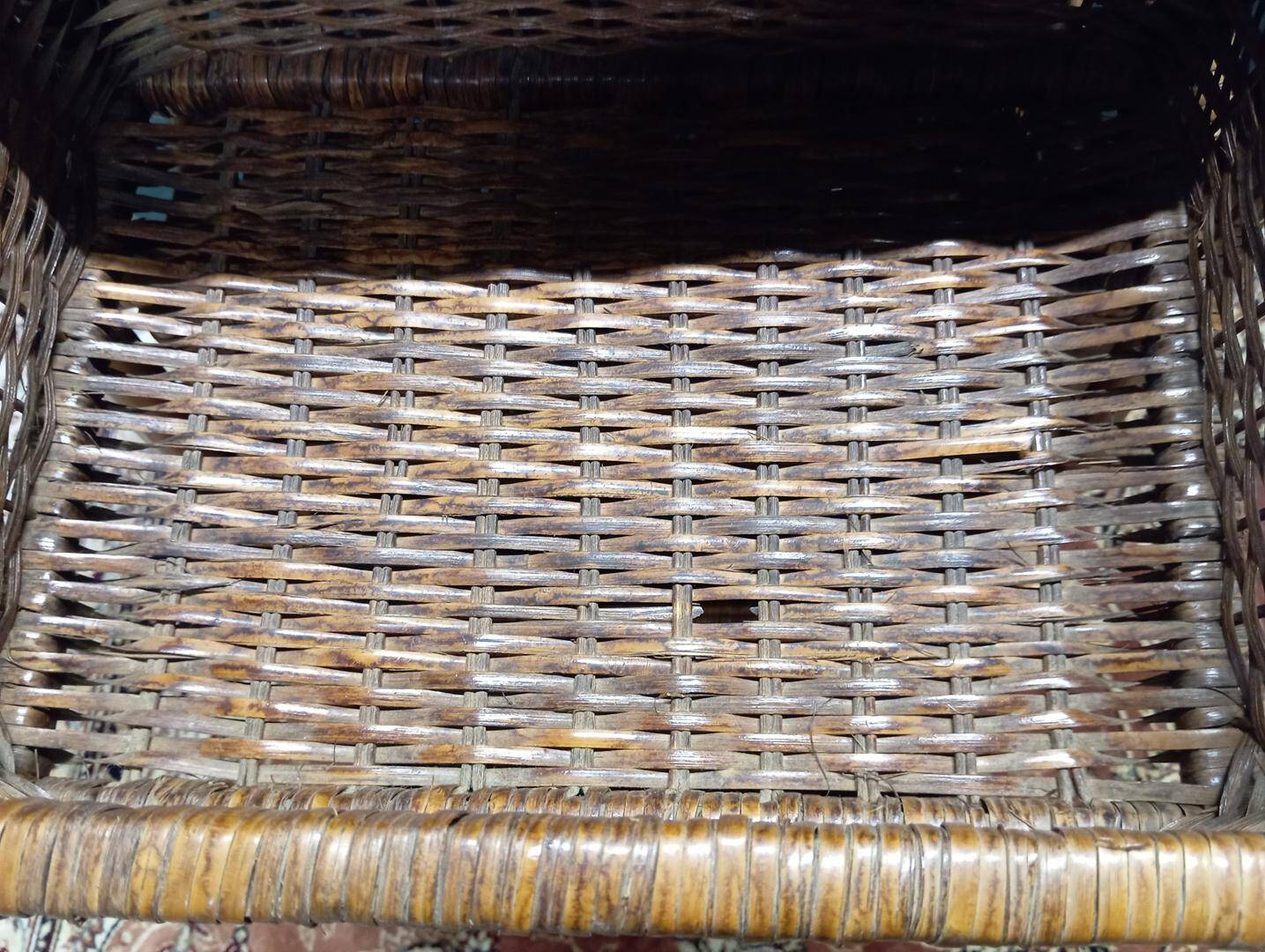 Rattan chest of drawers