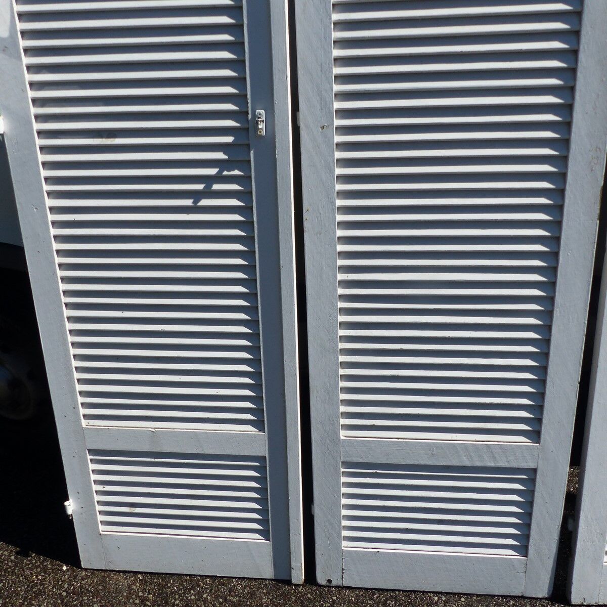 Suite of 4 wooden shutters