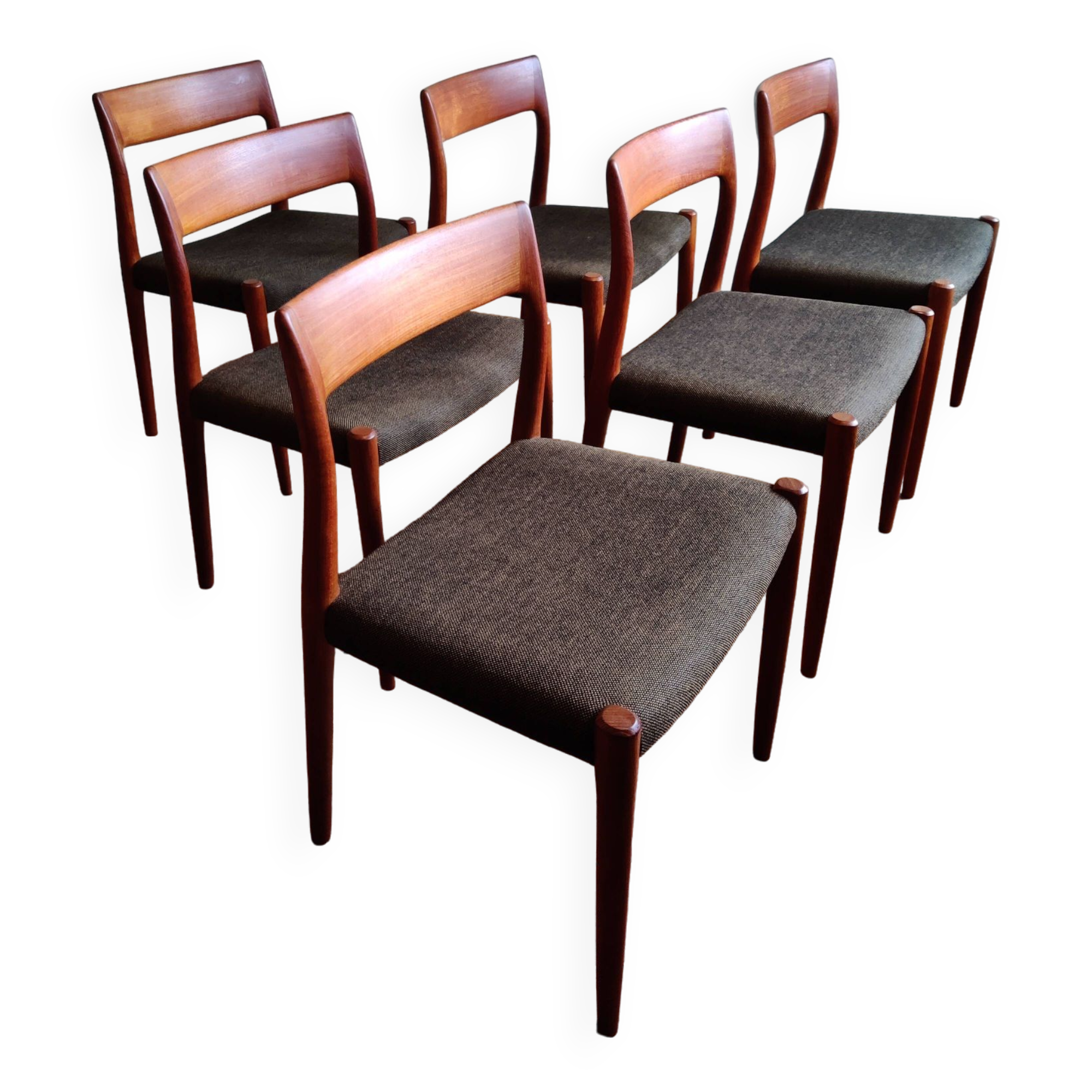 Niels Otto Møller No. 77, 6 chaises, teck et textile