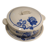 Soup tureen and dish set