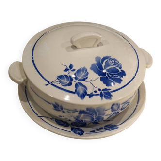 Soup tureen and dish set
