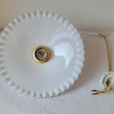 Serrated opaline suspension