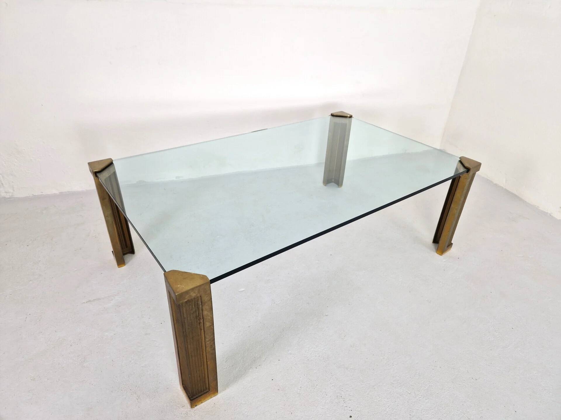 Table basse 'T14' de Peter Ghyczy