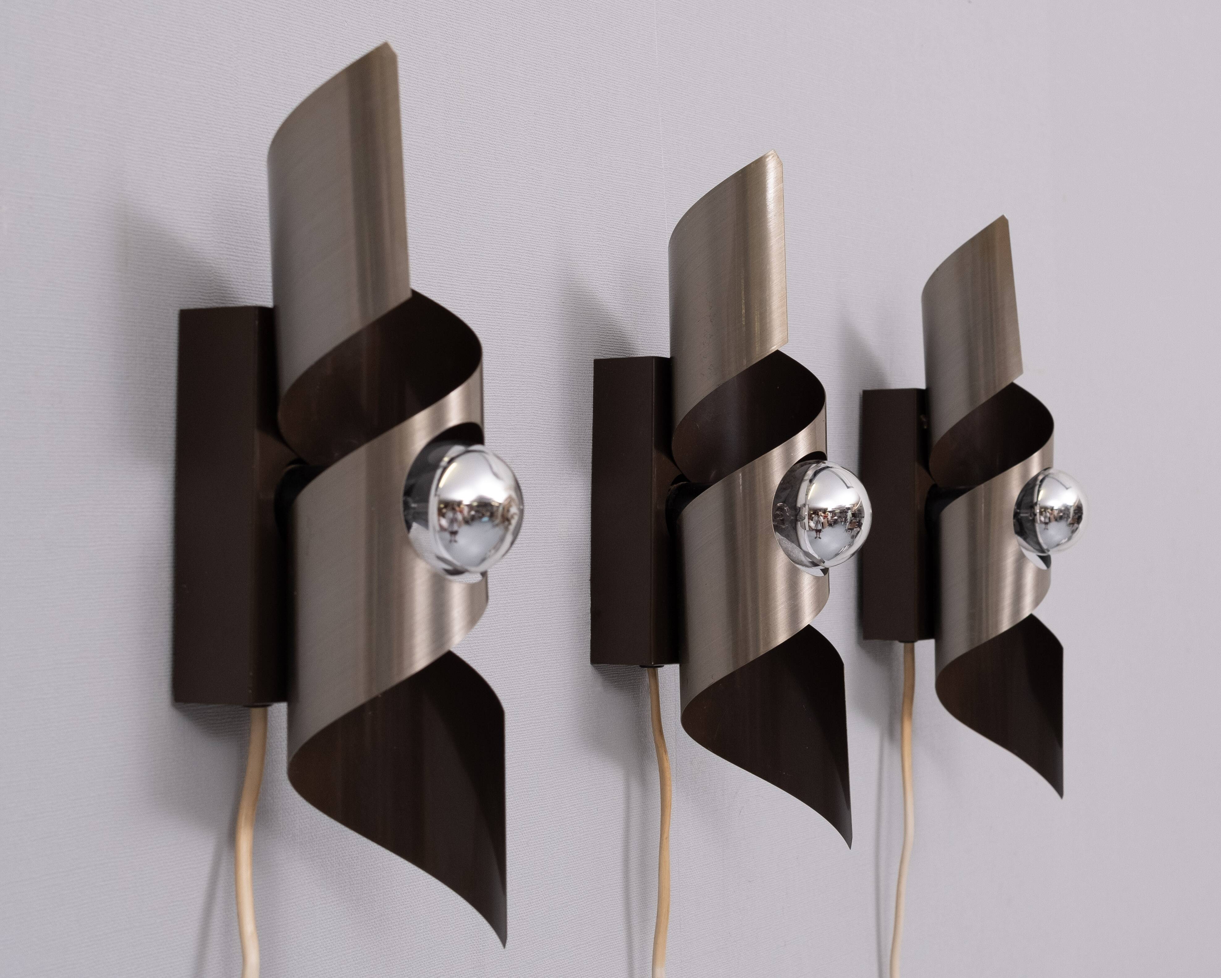 3 Raak Space Ace Wall Sconces mode ''Wokkel'' 1970s