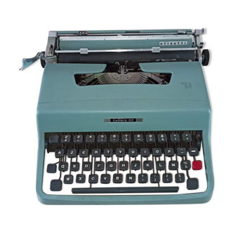 Machine à écrire Olivetti Lettera 32 vintage