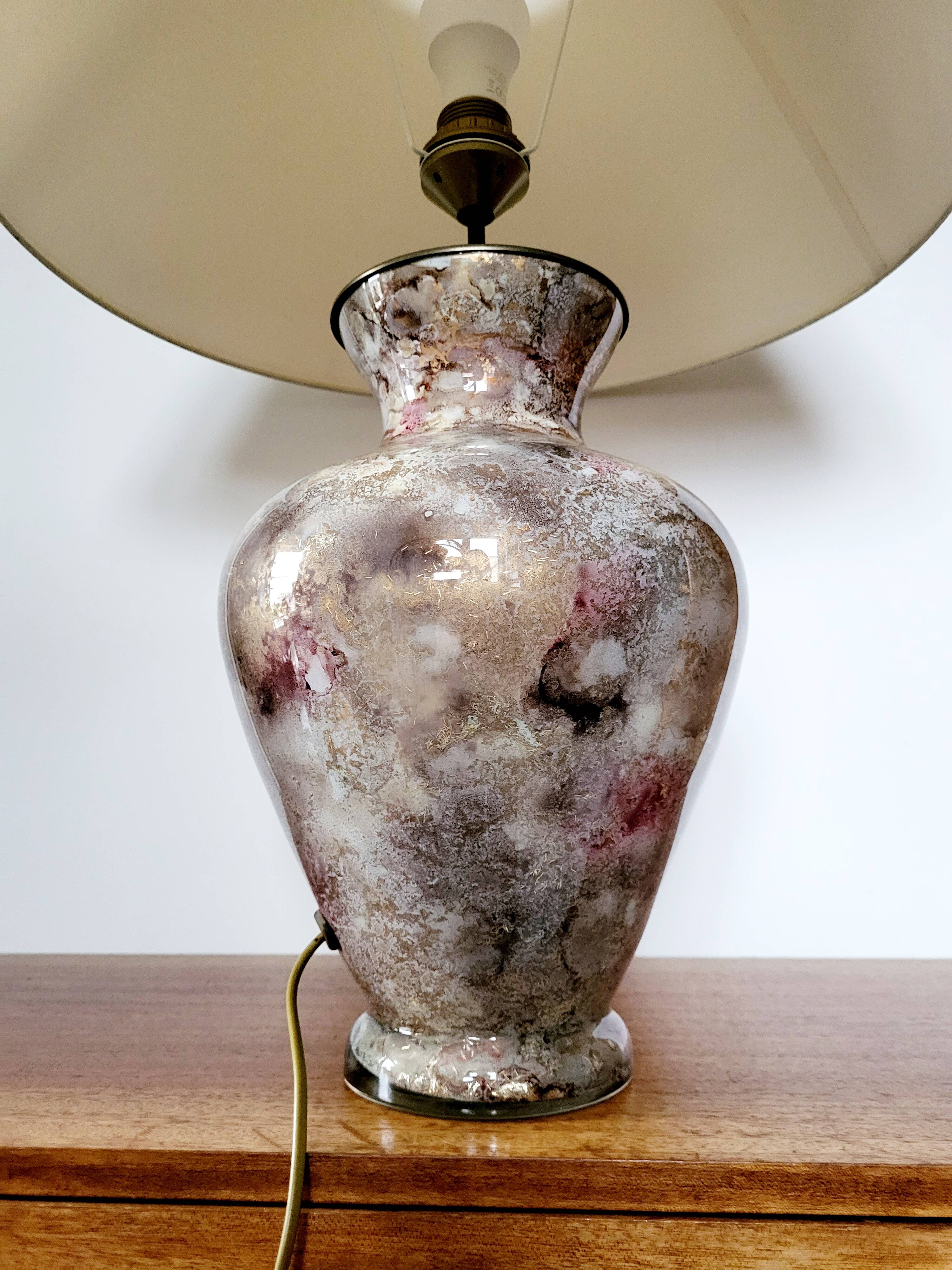 Grote gepatineerde glassen tafellamp van Laque Line jaren 1970