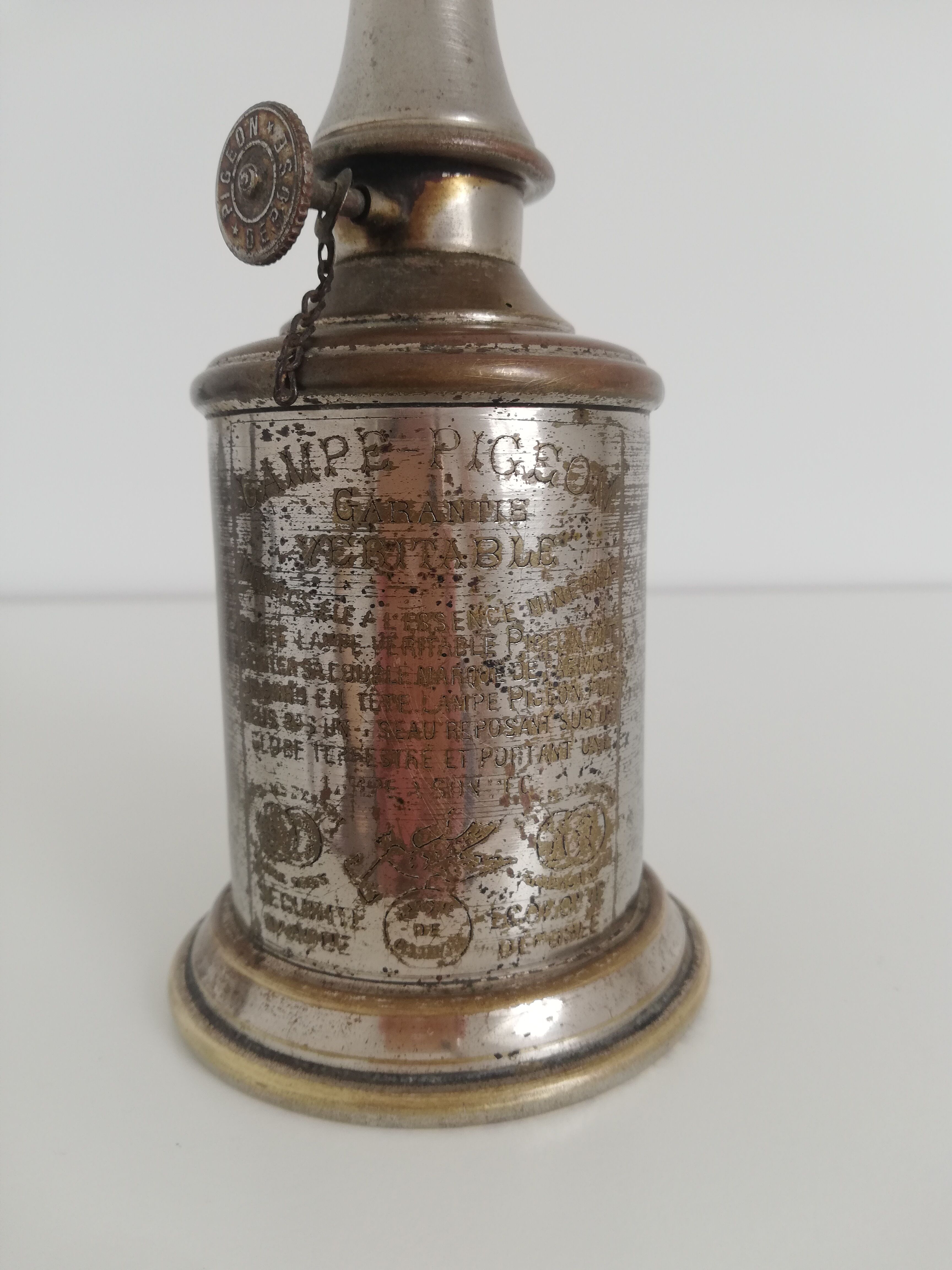 Gasoline lamp the swallow, pigeon 1900