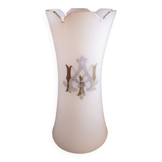 Opaline vase with cut neck, crown shape - mid-19th century