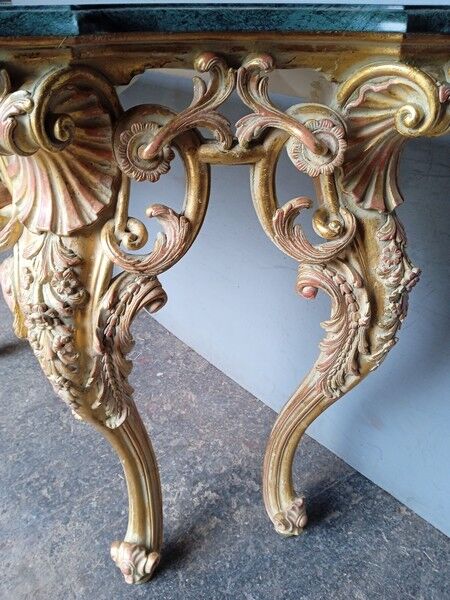 Console Louis XV bois sculpté doré