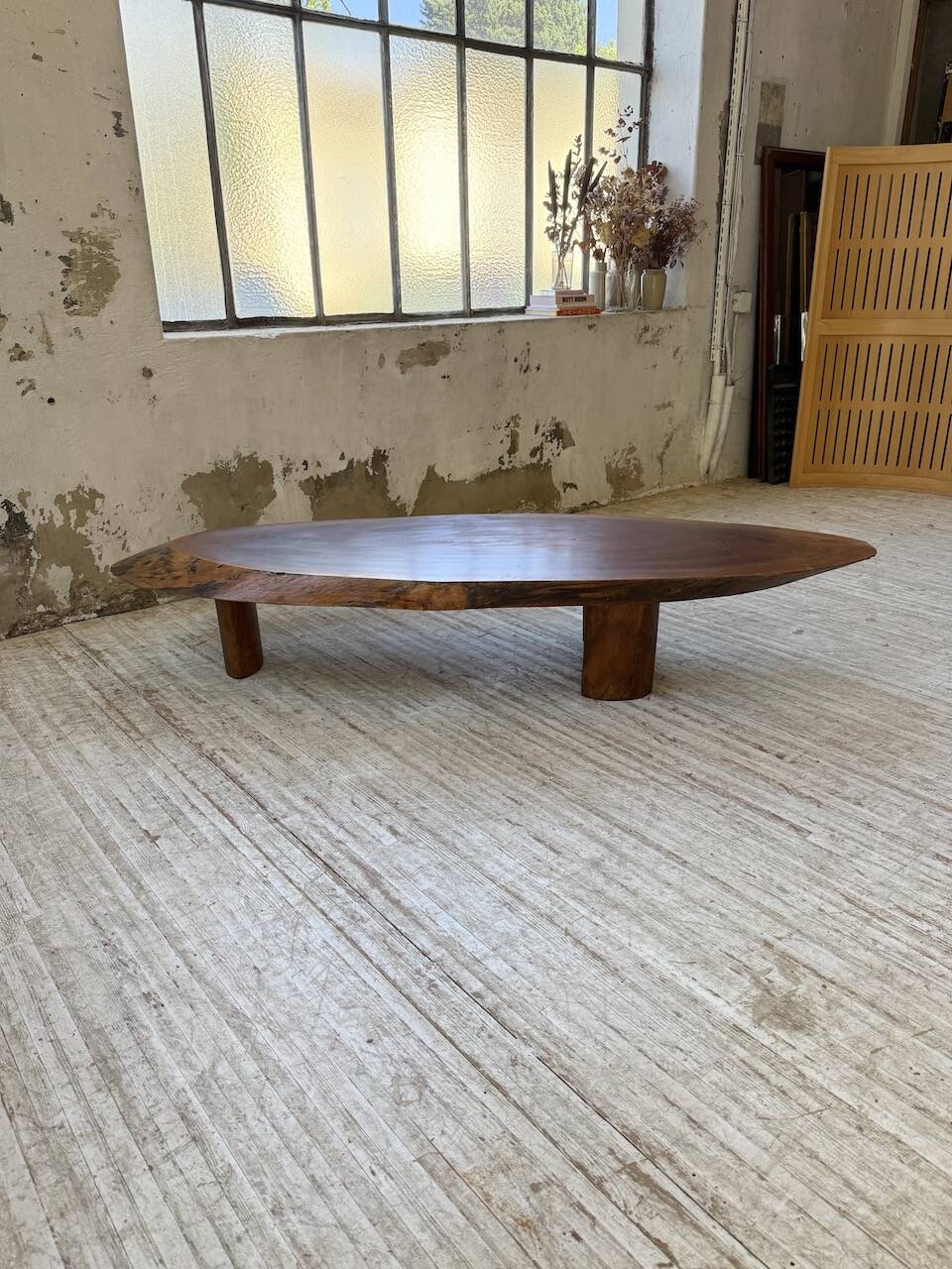 Table basse années 50 plateau bois exotique XXL
