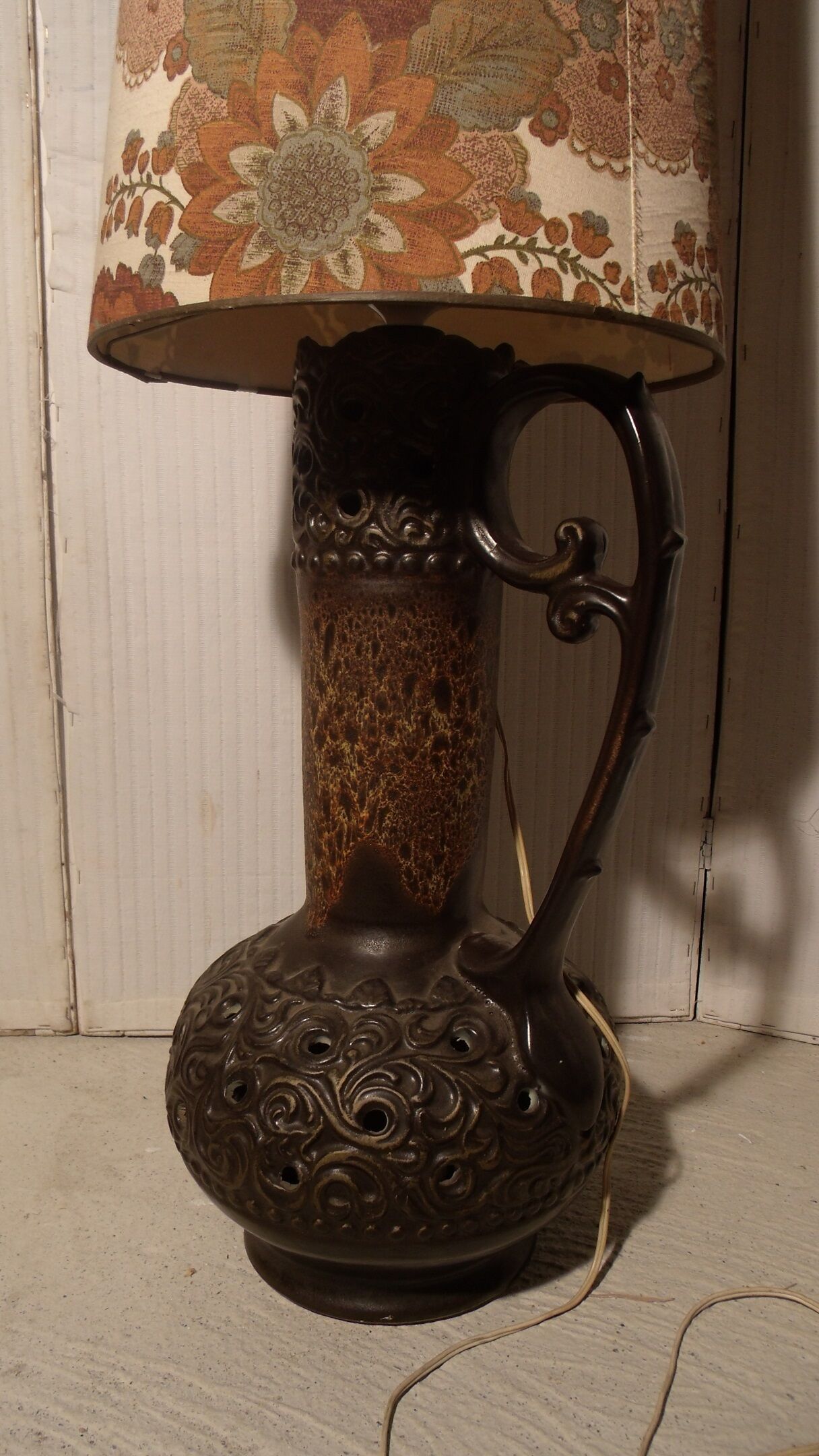 Ceramic lamp