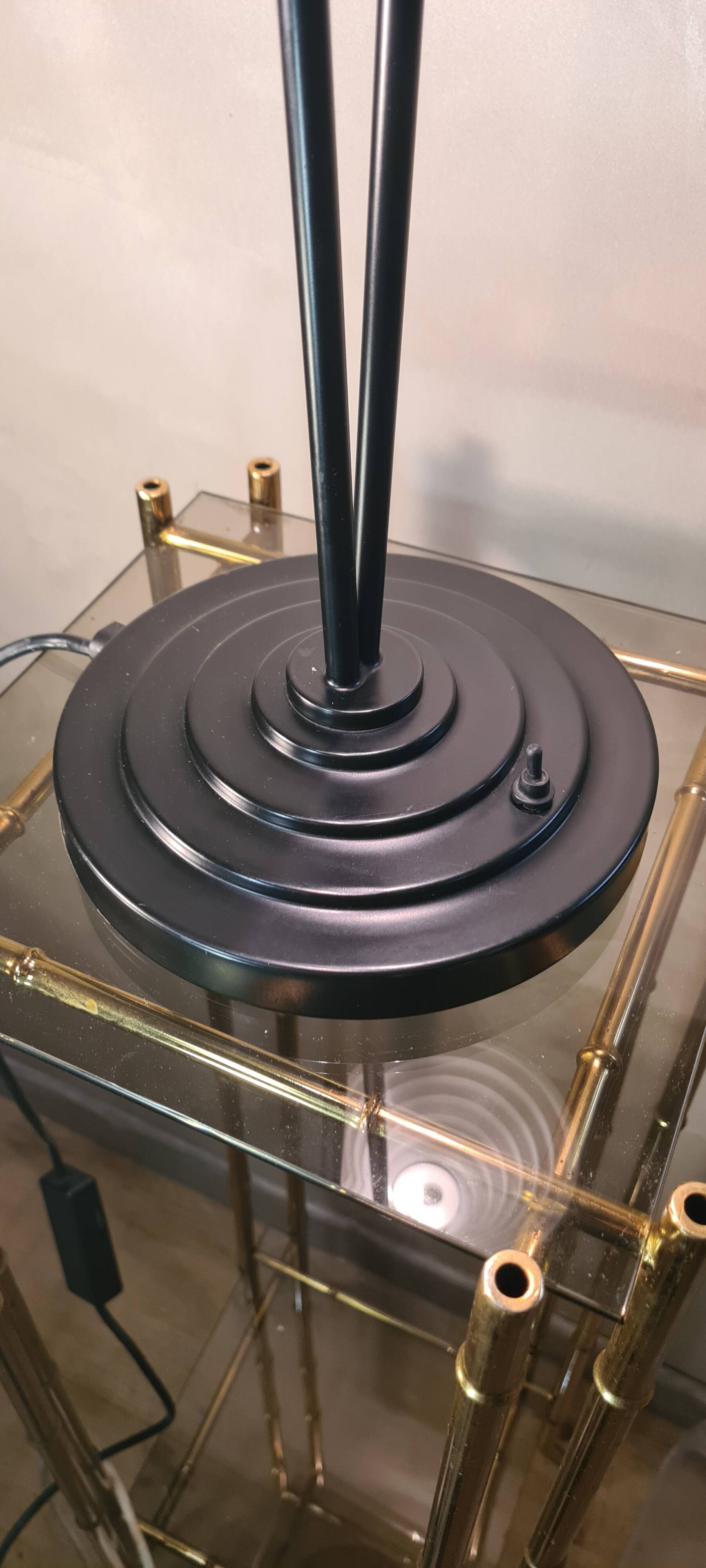 Memphis stijl milan style desk lamp, art nouveau molded glass 1970 to 80