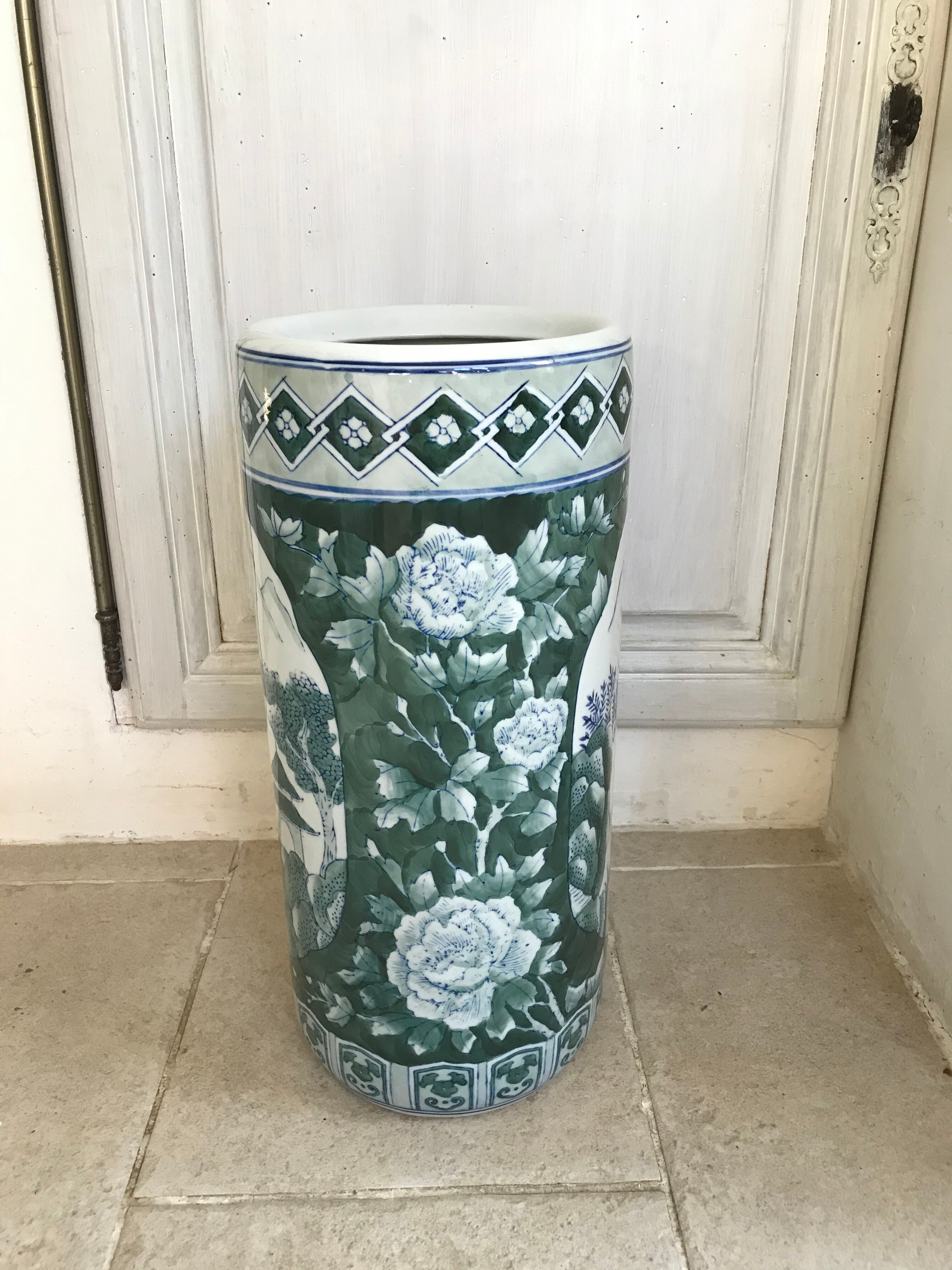 Porcelain roller umbrella holder
