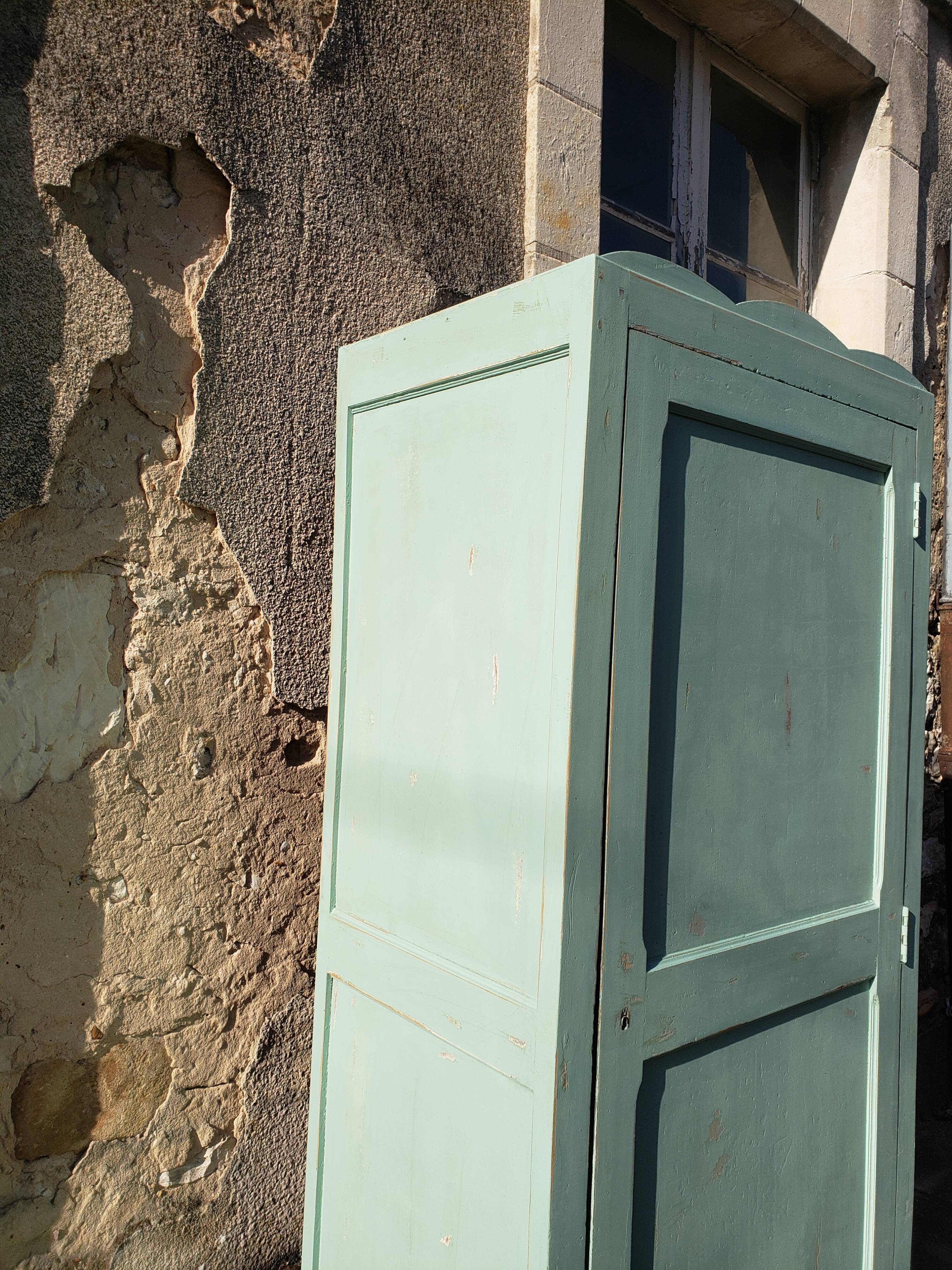 Parisian wardrobe patina ancient mint