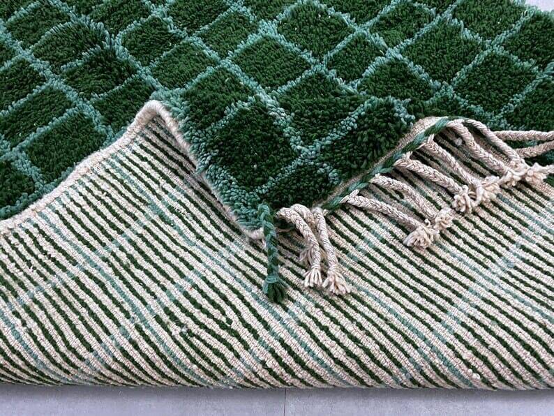 Square green Beni Ouraine Berber rug, size 160 x 240 cm